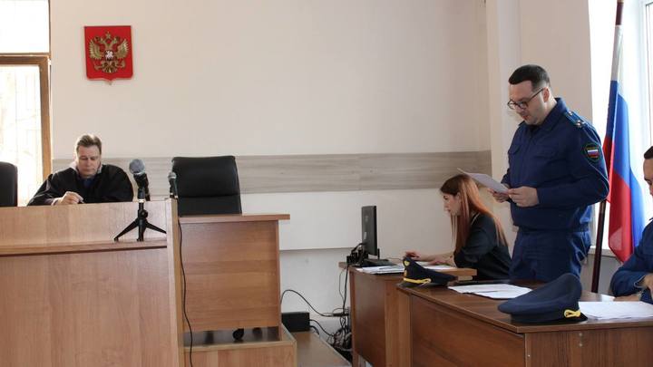 Жителю Кубани пьяная выходка с ножом обошлась недешево: почти в 500 тыс. рублей