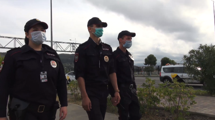 В Сочи полицейские оказали первую помощь женщине с приступом эпилепсии