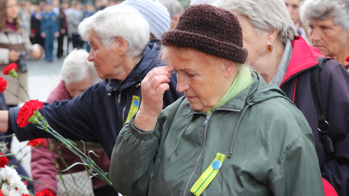 75 лет со дня снятия блокады Ленинграда: Депутаты глумятся над стариками, отморозки убивают за ветеранскую пенсию