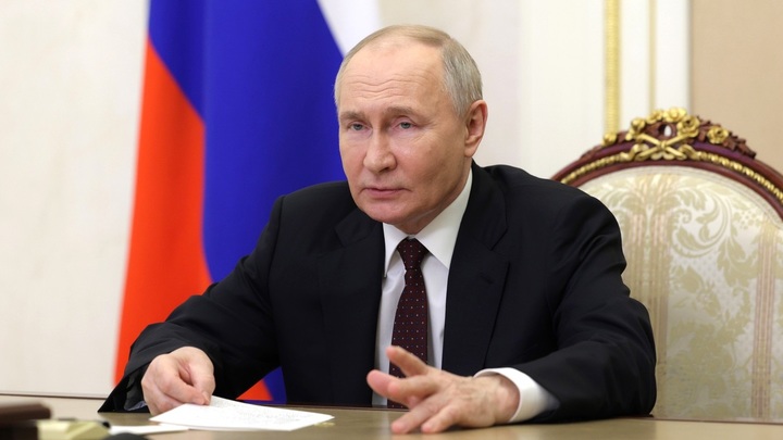 Самая гуманная профессия: Путин поздравил врачей России с Днём медицинского работника