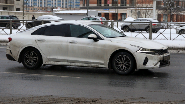 Тыкали пальцами и улыбались: В Тбилиси неизвестные портят машины с русскими номерами