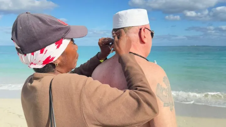 Наплели себе на высылку. Троих африканок выдворят из России за красоту для туристов