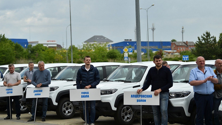 В медучреждения Кубани передали более 140 новых автомобилей