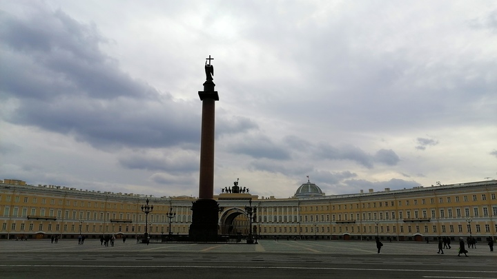 Петербург стал антилидером по суточной заболеваемости COVID-19 в России