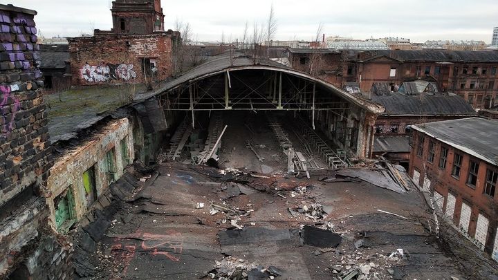 Старинный  завод в Санкт-Петербурге под угрозой: в «Красном треугольнике» рухнула крыша