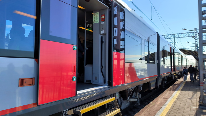 Футболистки ЖФК «Крылья Советов» попали в скандал из-за дебоша в поезде