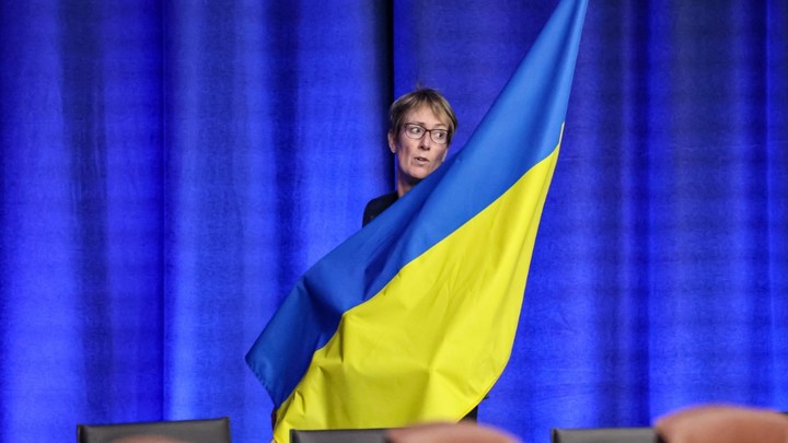 Украинка бросила мужа и сбежала к финну: Это тенденция для Украины - NYT