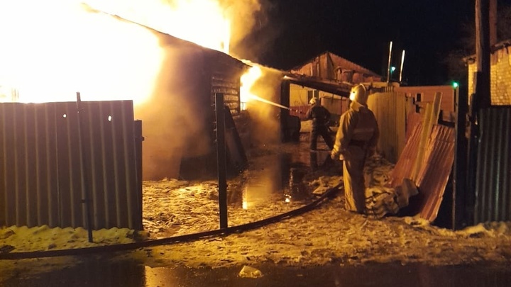 Сразу два дома сгорели ночью в Городищах Петушинского района