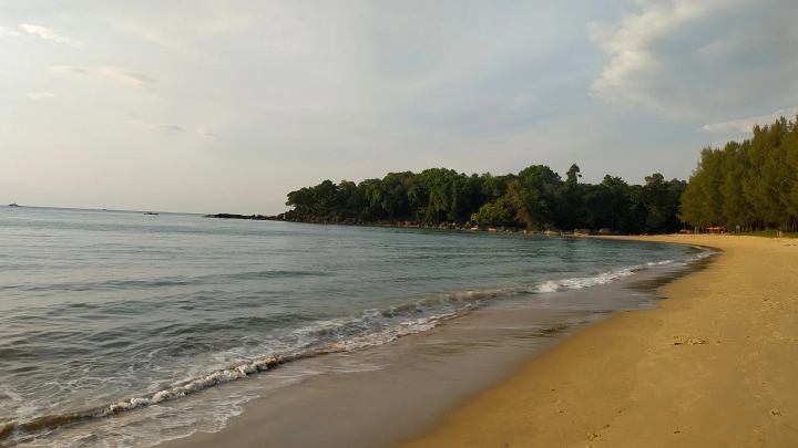 Экскурсия в стиле трэш: Русским туристам не повезло на Пхукете – ни с гидами, ни с лодкой