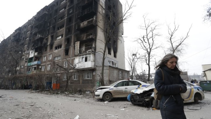 Ждите толпой у воронки: Спасшаяся из Мариуполя американка разоблачила подлость ВСУ