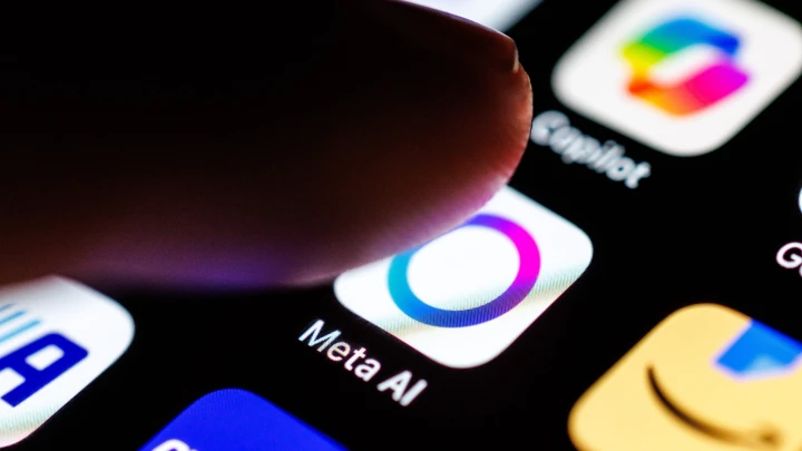 Instagram-развод по-украински: Зеленский и Ермак отписались друг от друга