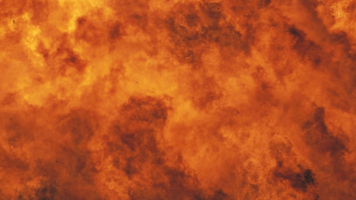 Пожар в Подмосковье разрастается: Пламенем охватило уже 1,5 тысячи квадратов - источник