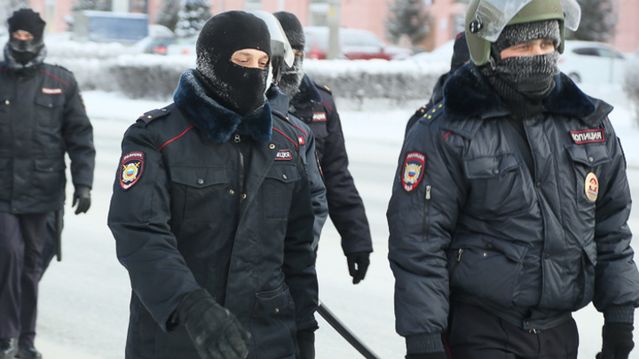 В Челябинске полиция задержала более 20 участников несанкционированной акции