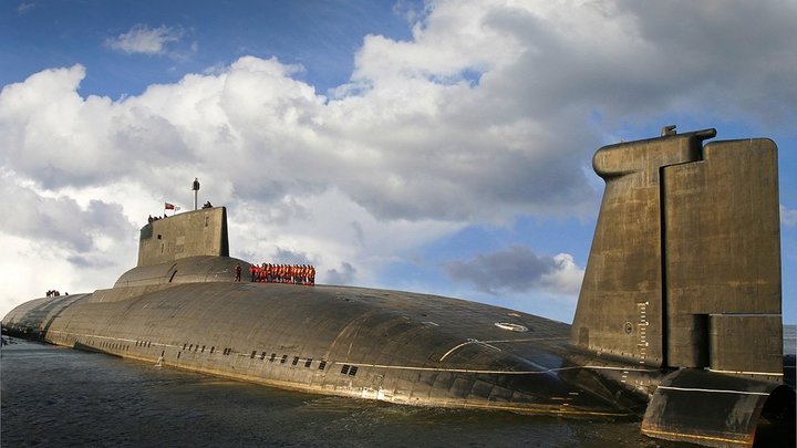 Самую крупную атомную подлодку в мире Дмитрий Донской отправили на утиль