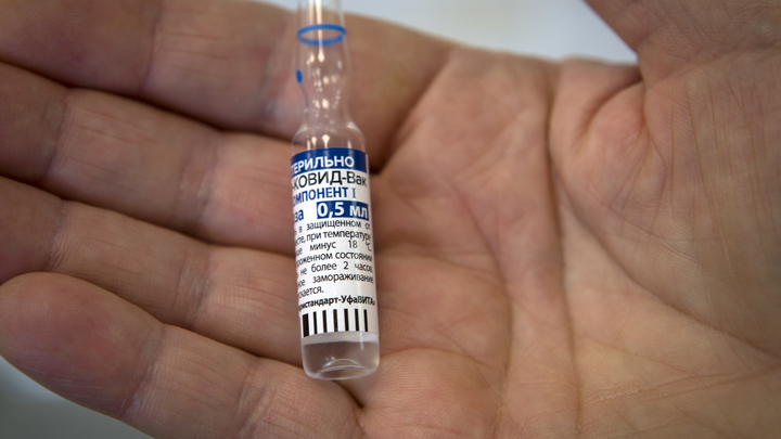 Жители Новосибирска не доверяют отечественным вакцинам от COVID-19