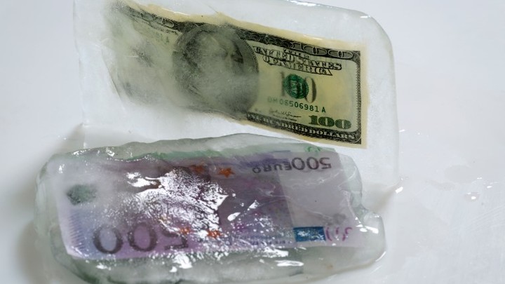 Иностранная валюта на счетах русских превратилась в рубли - Центробанк