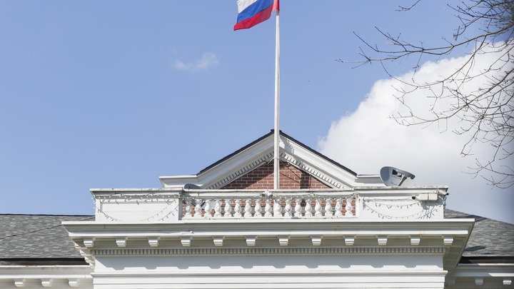 Такие бойкие: Эксперт раскрыл закулисье скандала с русскими дипломатами в США