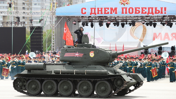 Парад Победы в Ростове-на-Дону 24 июня 2020 года: Восемь сводных батальонов, сто единиц боевой техники