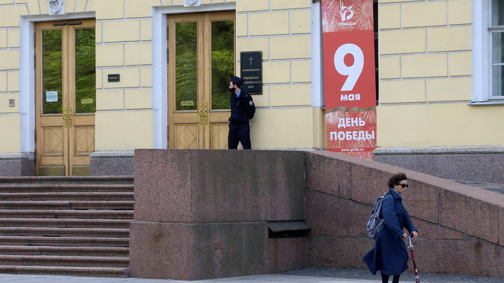 Кувалдой взломали дверь: ФСБ задержала больше 20 террористов сразу в трёх регионах