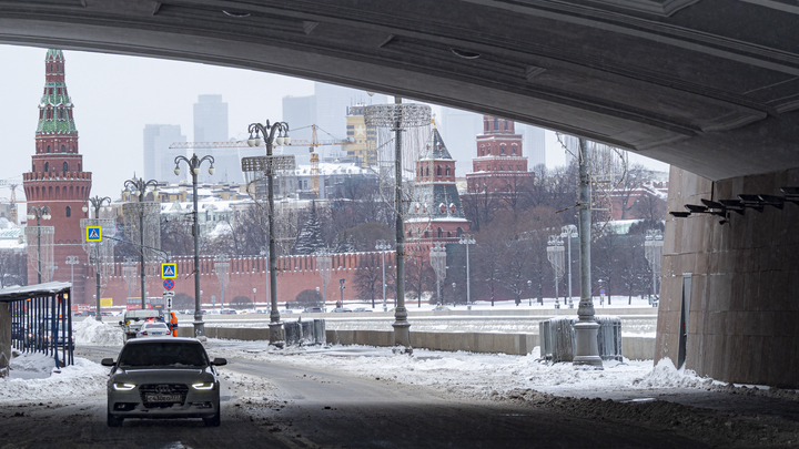 Выбора у олигархов нет: российские элиты получили сигнал из Кремля после скандала в США