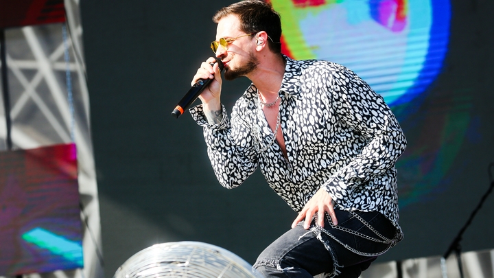 Нет, Миша, спасибо. Отменён концерт тихо вернувшегося в Россию украинского певца Марвина