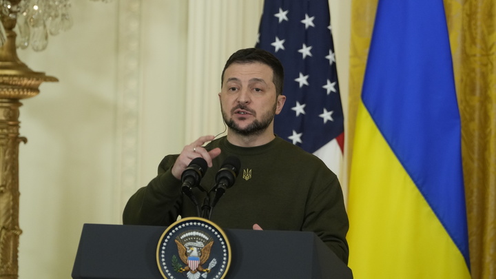 Пользователи Сети высмеяли британский коктейль “Зеленский”: “Вызывает рвоту!”