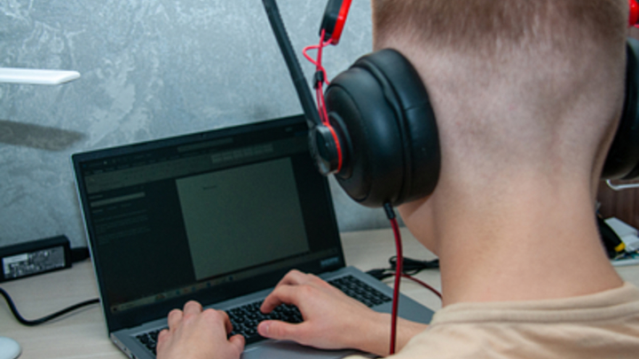 Ланцет: учёные выяснили, когда наушники угрожают мозгу