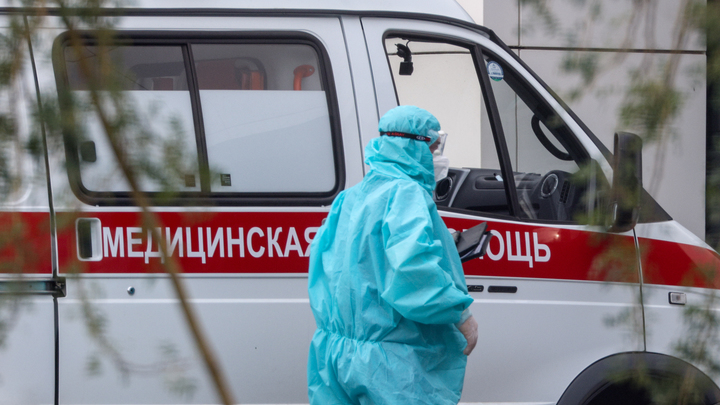 Машина скорой помощи насмерть сбила ребёнка на тротуаре в Новосибирске