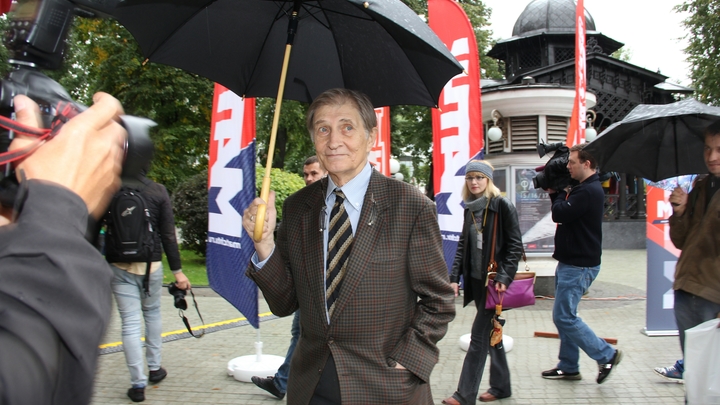 Сын Игоря Ясуловича рассказал о состоянии артиста: Остальное - наше дело, врачебная тайна