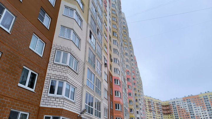 Шестиклассница выпала с 10-го этажа и выжила
