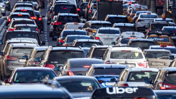 В воскресенье на трассе Дон у Горячего Ключа образовалась 6-км пробка в сторону моря