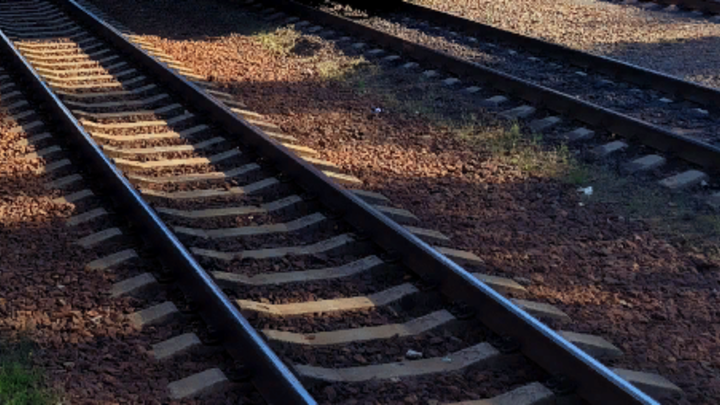 Хакеры остановили поезда в Польше и заставили всех слушать гимн России