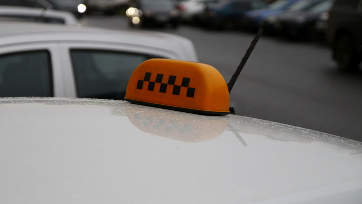 Депутаты предложили неожиданную поправку в законопроект о такси. Минтранс одобрил