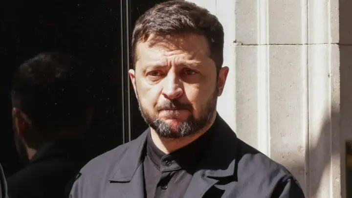 Украинский дизайнер раскрыл, кто заставил Зеленского переодеться