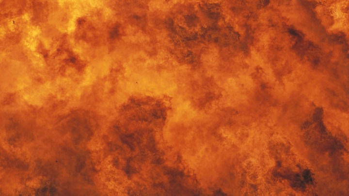 Взрыв, сирена, выстрелы: В столице Ирана полыхает самая крупная тюрьма страны