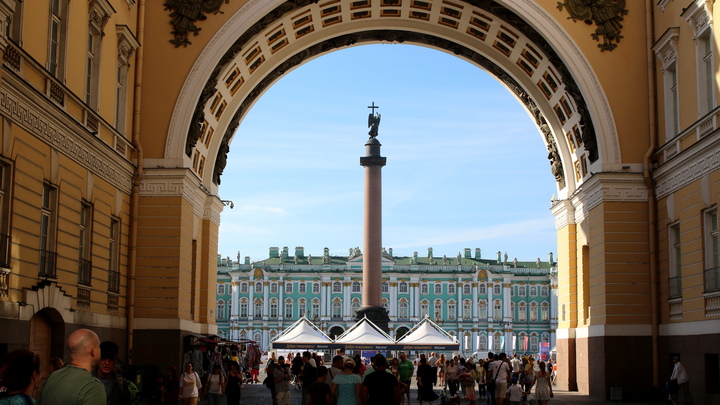 В Санкт-Петербурге ввели курортный сбор в 100 рублей в сутки