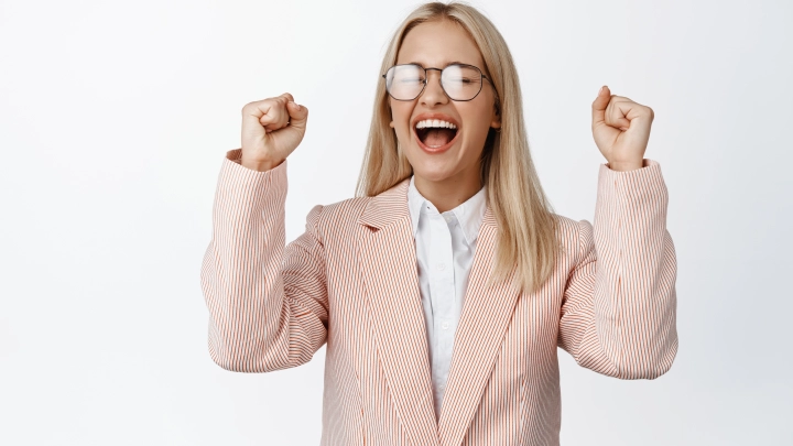 Случайная встреча спустя 17 лет: в Китае лучшие подруги узнали, что они разлучённые сёстры-близняшки