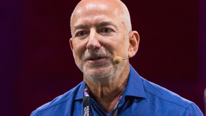 Власть над миром плавно захватывает техноэлита: Если не помешаем сейчас, завтра станем рабами