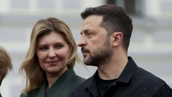 Военкор Котенок назвал сообщения о покушении на супругу Зеленского постановкой