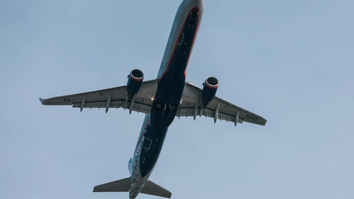 Flightradar: Британский самолёт-разведчик замечен в небе над Чёрным морем