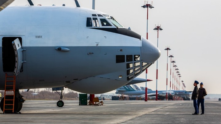 В аэропорту Сыктывкара предотвратили диверсию: Ищут неизвестного