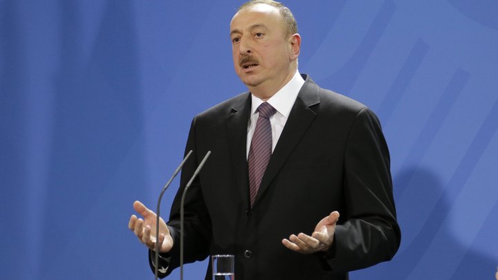 Алиев, мечтающий выгнать русских из Карабаха, заговорил о наращивании военной мощи Азербайджана