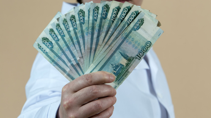 Средняя зарплата в Москве за декабрь 2024 составила 282 тысячи рублей