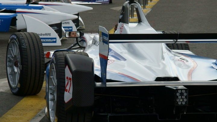 Четыре человека заразились коронавирусом на Гран-при Формулы-1 в Сочи