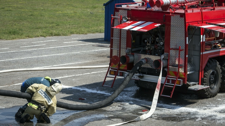 В Санкт-Петербурге загорелось здание гимназии № 209 В Санкт-Петербурге загорелось здание гимназии № 209