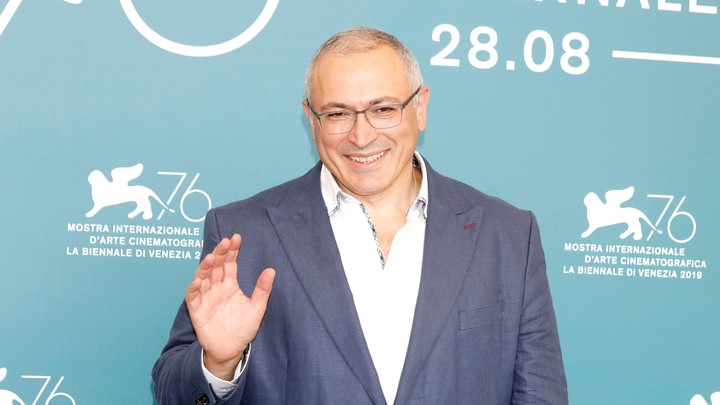 О чём молчит Ходорковский? Народ пытает, олигарх - ни слова