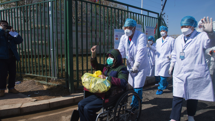 Танец, чтобы спастись от коронавируса: Уникальные занятия ежедневно проводятся в Китае