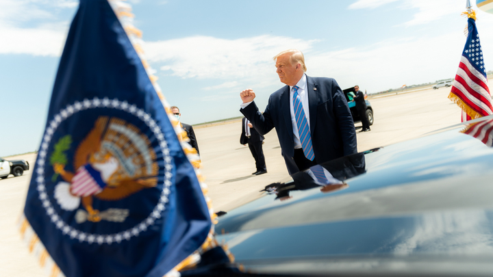Трамп обрушился с критикой на Байдена за бездействие на фоне пожаров в Калифорнии