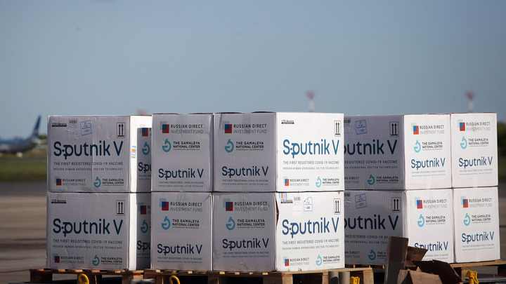 Мозги в трубочку сворачиваются: Спутнику V предсказали проблемы, если сделка с ЕС сорвётся