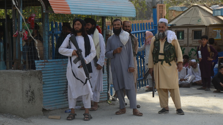 Среди бежавших во Францию афганцев оказались боевики: Особые опасения вызвали двое